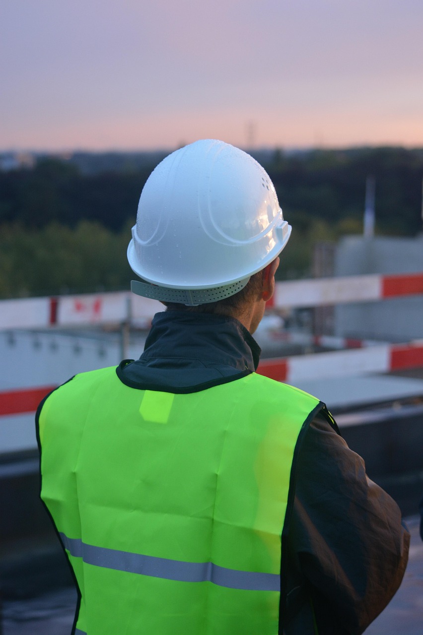 面倒見のいい先輩が待っている！未経験から始める建設業界の正社員募集